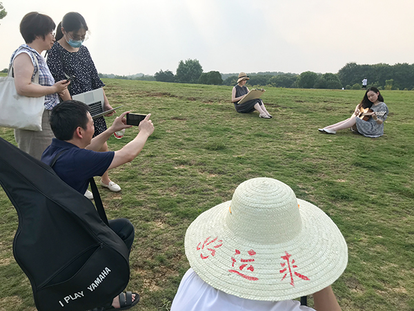  南(nán)京外(wài)國語學校優秀學生(shēng)代表個人形象照 團隊形象宣傳照攝影 拍攝現場花絮(圖8)